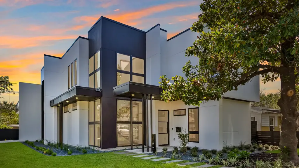 1706 McKinley — home built by Paradisa Homes in Austin TX