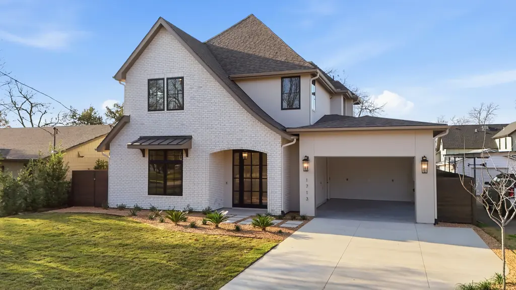 1713 Piedmont — home built by Paradisa Homes in Austin TX